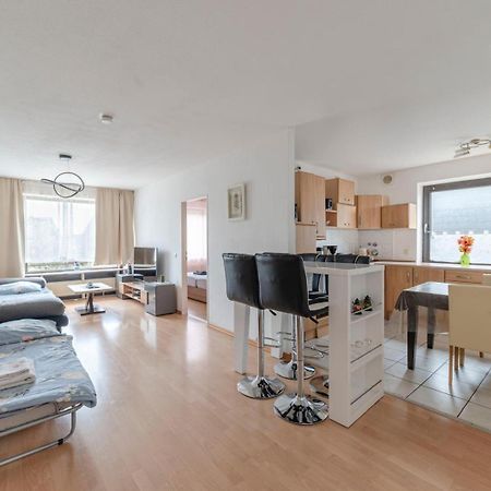 Schoene, Moeblierte Wohnung Mit Balkon Und Tiefgarage Düsseldorf Kültér fotó