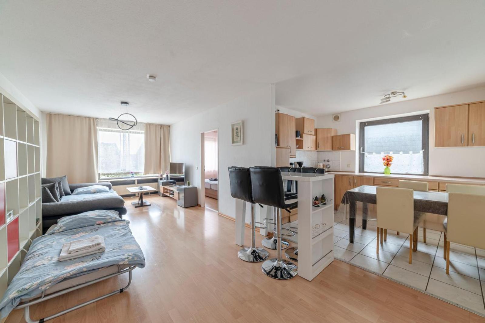 Schoene, Moeblierte Wohnung Mit Balkon Und Tiefgarage Düsseldorf Kültér fotó